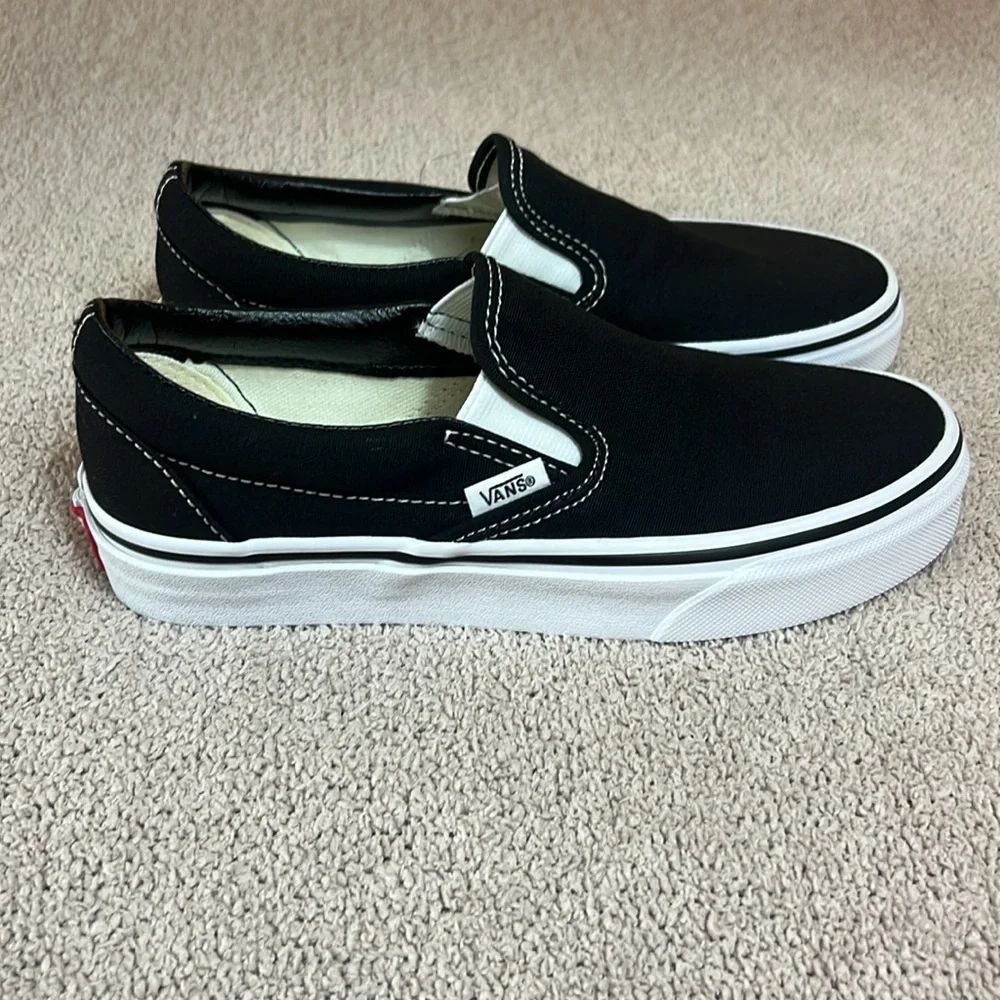 Vans Black and White Classic Slip-On Shoes - Size - Men’s 4.5 / Women’s 6.0 NWT - Picture 11 of 14